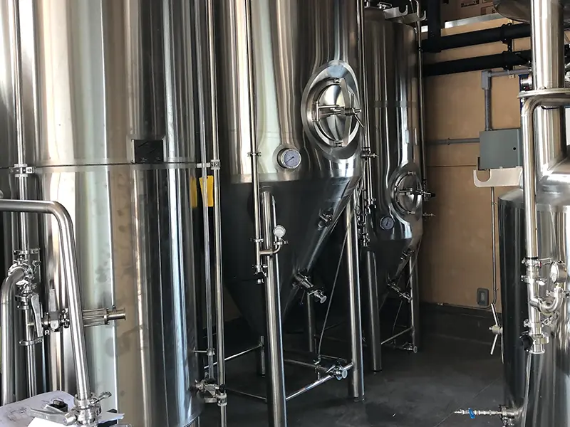 Stainless-Steel Tanks (Pharmaceutical Industry)